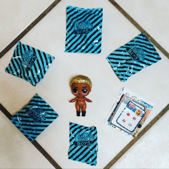 LOL Surprise Dolls Boys Series 1 Rare King Bee - Picture 2 of 4